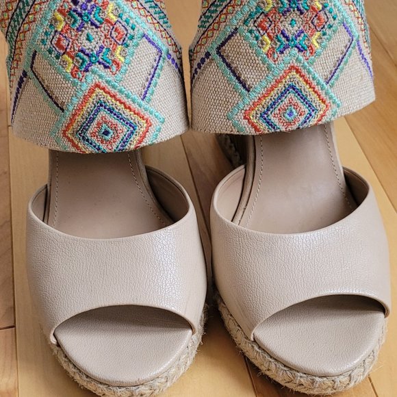 SOLD - Wedge Sandals - Picture 4 of 8